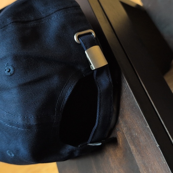 NWT Tommy Bahama Dark Blue White Embroidered Logo Baseball Cap - Picture 2 of 4